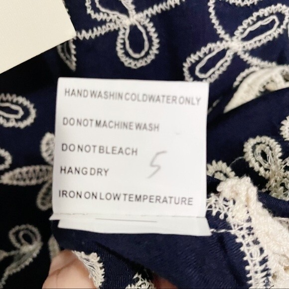 NWT Solitaire Top Women's Size XL Crochet-Trimmed Embroidered Navy Boho Poncho - Picture 13 of 14